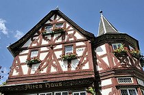 Biosphoto | 1603930 | Altes Haus, Old House from 1368, one of the largest medieval half-timbered houses along the Rhine River, Bacharach, UNESCO World Heritage Site Upper Middle Rhine Valley, Rhineland-Palatinate, Germany, Europe | © Walter G. Allgoewer / imageBROKER / Biosphoto