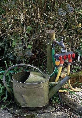 Biosphoto | 643765 | Arrosage automatique dans le Jardin d'Anne-Marie | &copy; Gilles Le Scanff & Joëlle-Caroline Mayer / Biosphoto