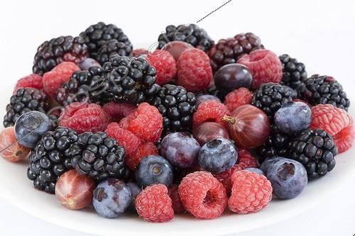 Biosphoto | 720062 | Assorted fruits red mixture | &copy; Frédérique Bidault / Biosphoto