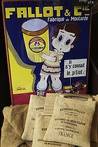 Biosphoto | 2304317 | Bags of mustard seeds of IGP Burgundy and enamelled sign in a shop, mustard factory Fallot et Cie, rue de la Chouette, Dijon, a UNESCO World Heritage city, Cote d Or, France | &copy; Denis Bringard / Biosphoto