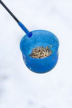Biosphoto | 1254371 | Boot to the cup with glue Maggots Coarse fishing France | &copy; Bruno Mathieu / Biosphoto