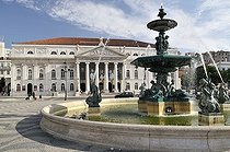 Biosphoto | 1600469 | Bronze fountain and National Theater, Teatro Nacional, on the square Praca Rossio, Baixa District, Lisbon, Portugal, Europe | © Florian Kopp / imageBROKER / Biosphoto