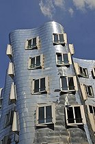 Biosphoto | 1601222 | Buildings designed by Frank Gehry, Duesseldorf, North Rhine-Westphalia, Germany, Europe | © Walter G. Allgoewer / imageBROKER / Biosphoto