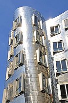 Biosphoto | 1601226 | Buildings designed by Frank Gehry, Duesseldorf, North Rhine-Westphalia, Germany, Europe | © Walter G. Allgoewer / imageBROKER / Biosphoto