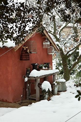 Biosphoto | 1091087 | Cabane de jardin sous la neige en Provence | &copy; Philippe Giraud / Biosphoto
