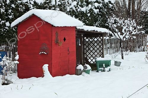 Biosphoto | 1091093 | Cabane de jardin sous la neige en Provence | &copy; Philippe Giraud / Biosphoto