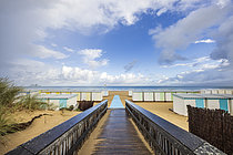 Biosphoto | 2609991 | Cabines de plage, Blériot-Plage, Côte d'Opale, Sangatte, Pas-de-Calais, France | &copy; Yann Avril / Biosphoto