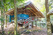 Biosphoto | 2583266 | Camp inselberg, station scientifique de la réserve naturelle des Nouragues. Lieu de couchage dans les 