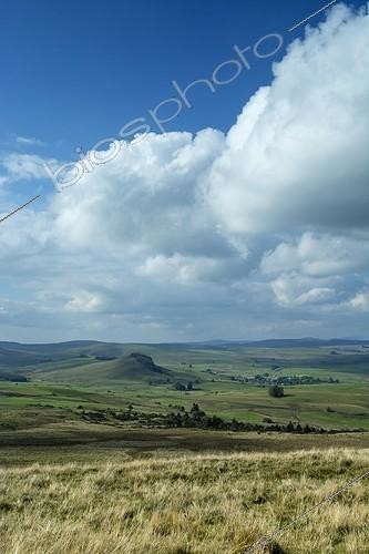 Biosphoto | 2025818 | Cézallier Plateau - PNR Volcans d'Auvergne France ; The Chabrut in the foreground.<br>The Massif du Sancy in the background. | &copy; Hervé Chellé  / Biosphoto