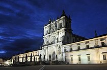 Biosphoto | 1605661 | Church and monastery of Santa Maria in Alcobaça, Mosteiro de Santa Maria de Alcobaça at night, UNESCO World Heritage Site, Order of Cistercians, Alcobaça, Estremadura, Portugal, Europe | © Florian Kopp / imageBROKER / Biosphoto