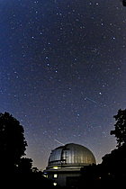 Biosphoto | 2609641 | Ciel étoilé au-dessus d'une coupole de l'Observatoire de Haute-Provence (OHP), observatoire astronomique situé depuis 1936 à Saint-Michel-l'Observatoire, Alpes-de-Haute-Provence, France | &copy; Dominique Delfino / Biosphoto