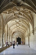 Biosphoto | 1600306 | Cloister in the enclosure, Claustro, of the Hieronymites Monastery, Mosteiro dos Jeronimos, UNESCO World Heritage Site, Manueline style, Portuguese late-Gothic, Belem, Lisbon, Portugal, Europe | © Florian Kopp / imageBROKER / Biosphoto