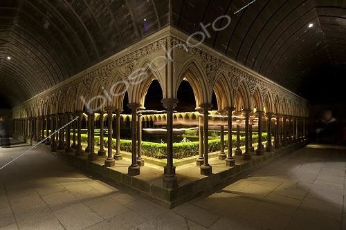 Biosphoto | 1627785 | Cloître Mont-Saint-Michel la nuit France ; Cloister Mont Saint Michel at night France  | &copy; Vincent M. / Biosphoto