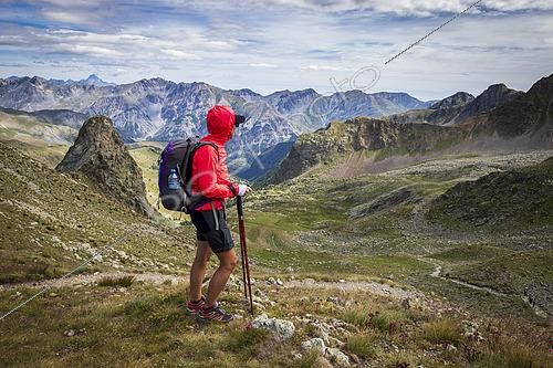 Biosphoto | 2575464 | Col du Fer (2584m), panorama sur le Val Stura italien, Parc National du Mercantour, Alpes-Maritimes, France | &copy; Michel Cavalier / Biosphoto
