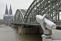 Biosphoto | 1600787 | Cologne cathedral and Hohenzollernbruecke bridge in winter, Cologne, North Rhine-Westphalia, Germany, Europe | © Walter G. Allgoewer / imageBROKER / Biosphoto