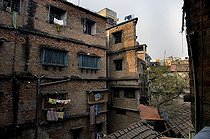 Biosphoto | 1604465 | Decrepit apartment building, Shibpur district, Howrah, Kolkata, West Bengal, India, Asia | © Olaf Krueger / imageBROKER / Biosphoto