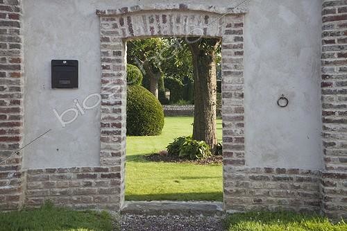 Biosphoto | 2027505 | Door at a garden entrance | &copy; Dominique Dumas / Biosphoto