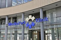 Biosphoto | 1604982 | Entrance of the MediaPark Klinik hospital, Mediapark, Cologne, Rhineland, North Rhine-Westphalia, Germany, Europe | © Walter G. Allgoewer / imageBROKER / Biosphoto