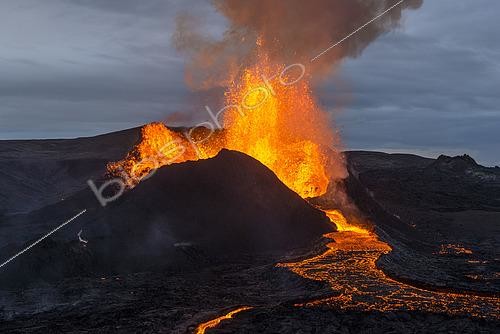 Biosphoto | 2468745 | Eruption in Geldingadalur, Fagradalsfjall, Reykjanes Peninsula, Iceland | &copy; Martial Acquarone / Biosphoto