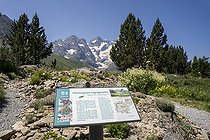 Biosphoto | 2588021 | Explanatory panel on the Spanish mountains area at the Lautaret botanical garden, Villar-d'Arene, France. | &copy; Antoine Boureau / Biosphoto