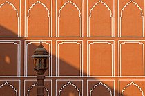 Biosphoto | 1605074 | Facade, street light, City Palace, Pink City Jaipur, Rajasthan, India, Asia | © Olaf Krueger / imageBROKER / Biosphoto