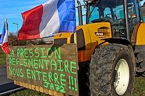 Biosphoto | 2575225 | Farmers' demonstration, slogan on a tractor 