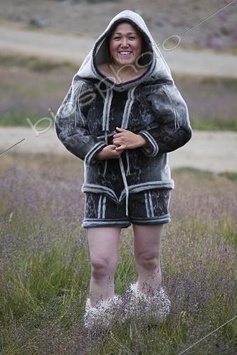 Biosphoto | 1481267 | Femme en tenue traditionnelle Ammassalik Groenland | &copy; Samuel Blanc / Biosphoto