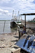 Biosphoto | 1606390 | Fishing port on the Pacific coast, Bajamar slum, Buenaventura, Valle del Cauca, Colombia, South America | © Florian Kopp / imageBROKER / Biosphoto