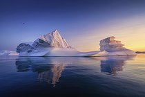Biosphoto | 2609692 | Floating glaciers in the rays of the setting sun at polar night with birds | &copy; Jaroslav Sugarek / imageBROKER / Biosphoto