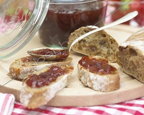 Biosphoto | 1627951 | Fraise ; Strawberry jam | &copy; Visions Botanical / Visions Pictures / Biosphoto