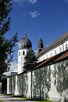 Biosphoto | 1607694 | Frauenchiemsee Monastery, Fraueninsel island on Lake Chiemsee, Chiemgau, Upper Bavaria, Bavaria, Germany, Europe | © Silvana Guilhermino / imageBROKER / Biosphoto