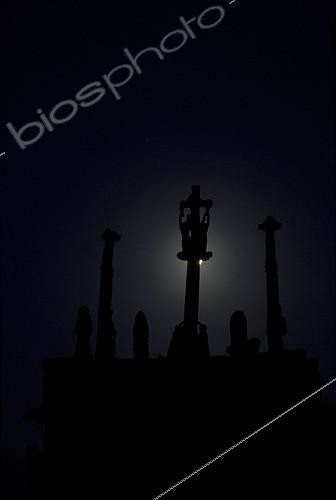 Biosphoto | 156934 | Full Moon behind the Notre-Dame de Tronoën calvary Brittany ; Age of the Moon : 17 days | &copy; Olivier Sauzereau / Biosphoto