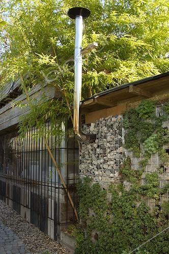Biosphoto | 1528898 | Gabion wall with stonecrops ; Designer: Pierre-Alexandre RISSER | &copy; Alexandre Petzold / Biosphoto