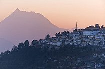 Biosphoto | 1604538 | Galden Namgey Lhatse Monastery, the largest Buddhist monastery in India, Tawang, Arunachal Pradesh, India, Asia | © Olaf Krueger / imageBROKER / Biosphoto