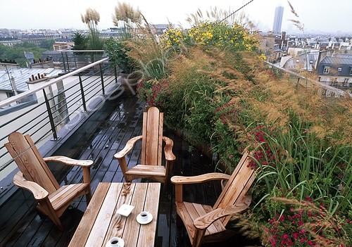 Biosphoto | 1652260 | Garden terrace on the rooftop of a building in Paris  France ; Landscapers: A. Maurières & Eric Ossart | &copy; Gilles Le Scanff & Joëlle-Caroline Mayer / Biosphoto