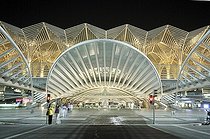 Biosphoto | 1605551 | Gare do Oriente train station at night, architect Santiago Calatrava, on the grounds of the Parque das Nacoes park, site of the Expo 98, Lisbon, Portugal, Europe | © Florian Kopp / imageBROKER / Biosphoto