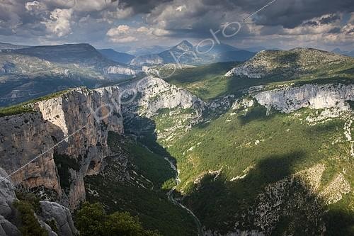 Biosphoto | 2165497 | Gorges du Verdon, Verdon Gorge, Parc Naturel Regional du Verdon, Verdon Natural Regional Park, Provence, Provence-Alpes-Cote d'Azur, France, Europe | &copy; Alessandra Sarti / imageBROKER / Biosphoto
