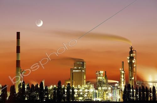 Biosphoto | 2618139 | Grandpuits oil refinery and crescent moon at sunset, Seine-et-Marne, France. | &copy; Christophe  Lehénaff / Biosphoto