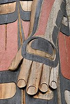 Biosphoto | 1533497 | Hand, detail of the totem pole of the Cowichan Tribe, Duncan, Vancouver Island, British Columbia, Canada, North America | &copy; Horst Mahr / imageBROKER / Biosphoto