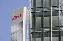 Biosphoto | 1601179 | High-rise buildings of Dresdner Bank and Deka Investment, Frankfurt, Hesse, Germany, Europe | © Walter G. Allgoewer / imageBROKER / Biosphoto