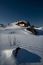 Biosphoto | 1604626 | House near Vågan, Kvitholmen, Island of Vestvågøya, Lofoten Islands, Northern Norway, Norway, Europe | © Olaf Krueger / imageBROKER / Biosphoto
