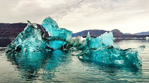 Biosphoto | 2564277 | Iceberg turquoise dans le Scoresby Sound, Groenland | &copy; Raphaël Sané / Biosphoto