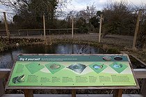 Biosphoto | 1250995 | Information panel WWT Slimbridge Reserve UK | &copy; Michel Gunther / Biosphoto