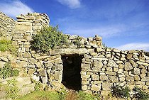 Biosphoto | 1602332 | Inka temples on the Isla del Sol, Lake Titikaka, Bolivia | © Florian Kopp / imageBROKER / Biosphoto