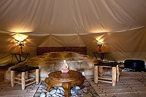 Biosphoto | 1251491 | Intérieur d'un tipi | &copy; Franck Fouquet / Biosphoto