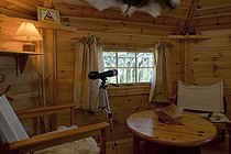 Biosphoto | 1251453 | Intérieur d'une Kota lapone perchée dans les arbres | &copy; Franck Fouquet / Biosphoto