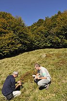 Biosphoto | 1254399 | Inventaire des Orthoptères RN Ballons Comtois Vosges France | &copy; Denis Bringard / Biosphoto