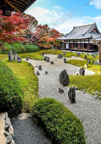 Biosphoto | 2102515 | Jardin de pierre au temple Komyoin, Kyoto, Japon | &copy; Vincent Marion / Biosphoto