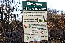 Biosphoto | 2575209 | Jardin légume fruit pédagogique de l'Arche de la nature, Panneau 'Bienvenue au jardin potager', Le Mans Métropole, Sarthe, France | &copy; Michel Gile / Biosphoto