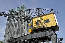 Biosphoto | 1605749 | KAP office building on south quay and a historic harbour crane from Demag, built in 1937, in Rheinauhafen, Cologne, North Rhine-Westphalia, Germany, Europe | © Walter G. Allgoewer / imageBROKER / Biosphoto